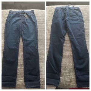 NWT JEN 7 by 7 for all Mankind size 10
Inseam 31”
Comfort & Skinny
